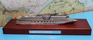 Cruise ship "AIDAluna" grey version (1 p.) GER 2009 in 1:1400